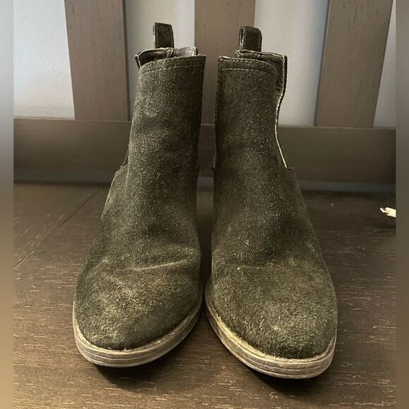 Steve Madden Sharini Black Suede Leather Block Heel Booties Women’s Size 7.5 - Picture 2 of 8